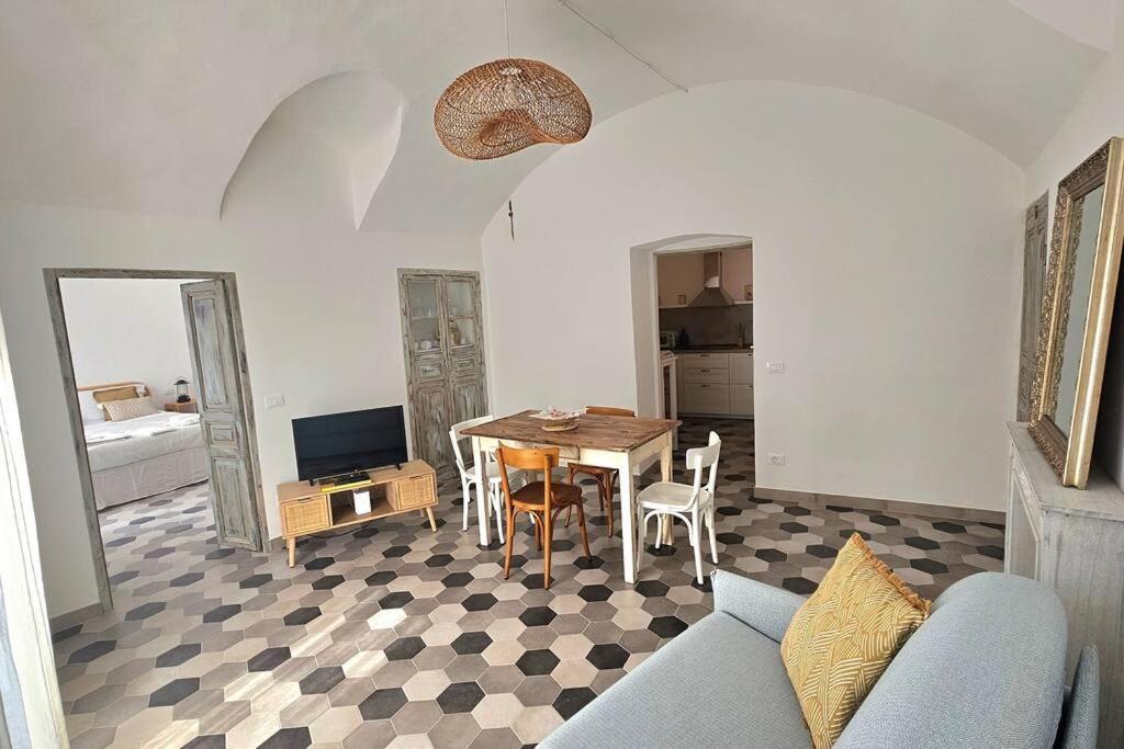 Car.Lo. Casa Vacanze Дольчеаккуа Экстерьер фото